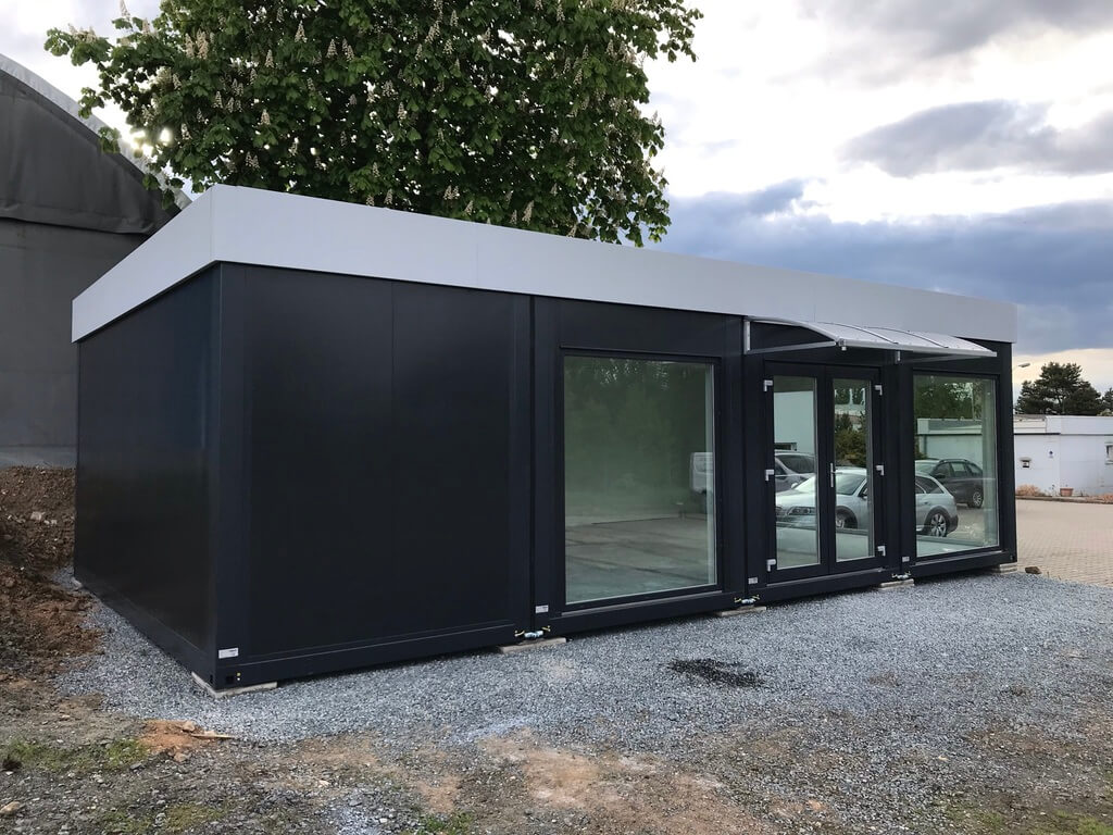 Ocelová atika Říčany